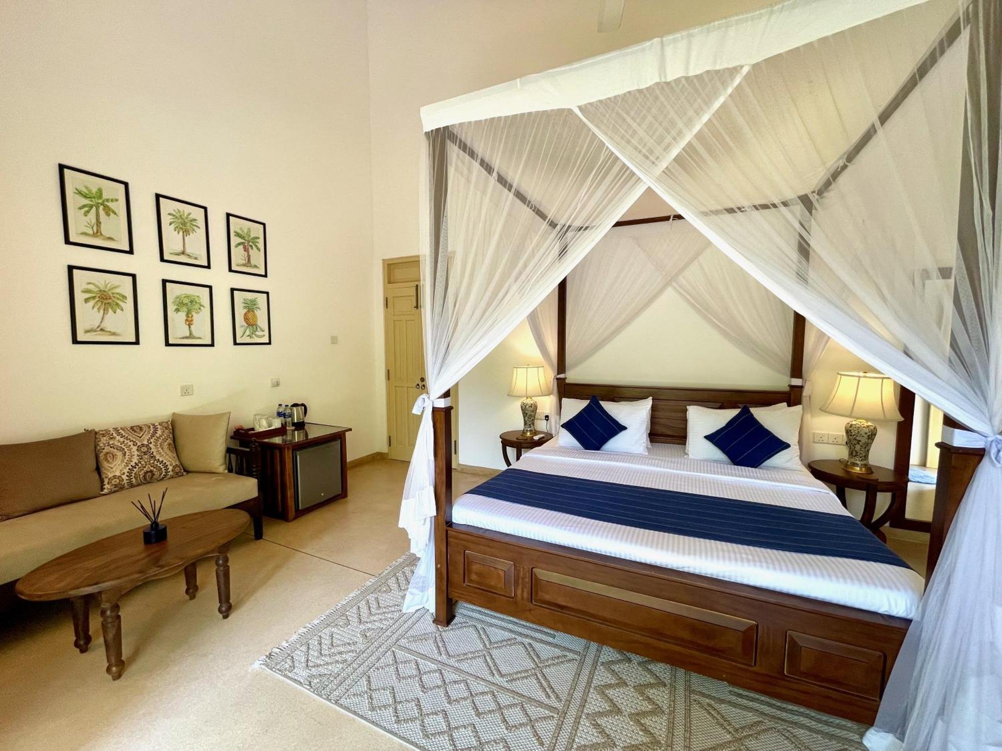 Claire Villa By Younger Villas & Resorts Ahangama Exterior photo