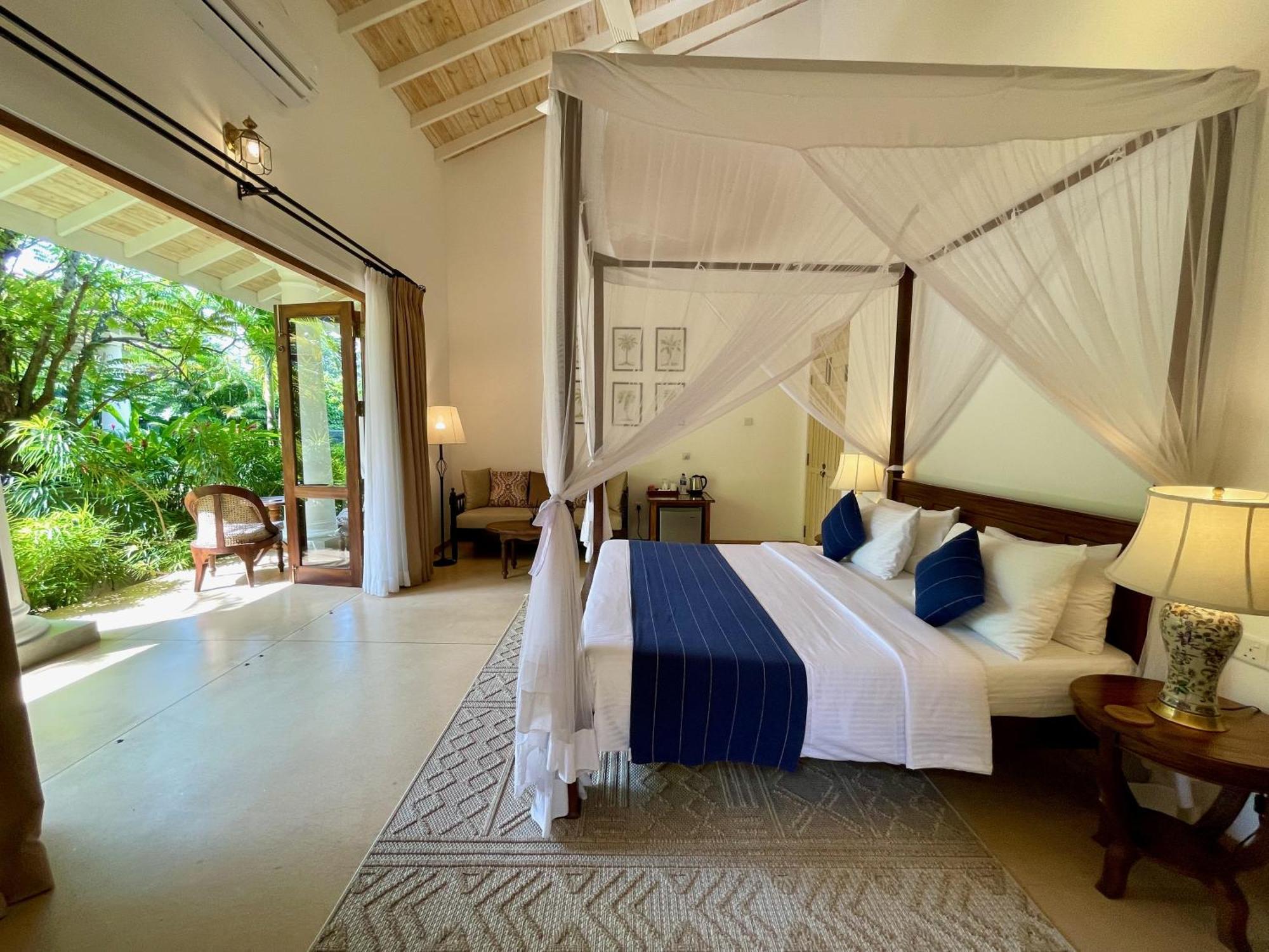 Claire Villa By Younger Villas & Resorts Ahangama Exterior photo